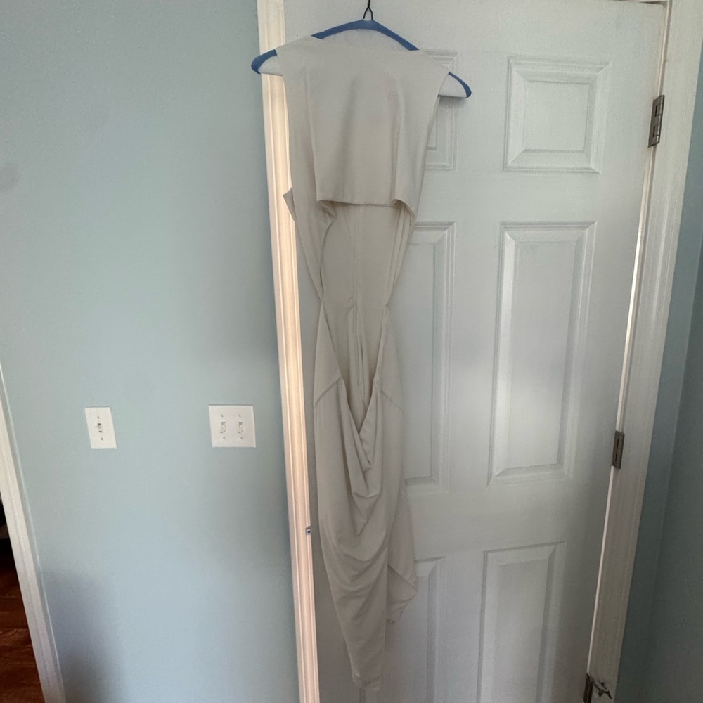 Elegant Cream Sleeveless Dress